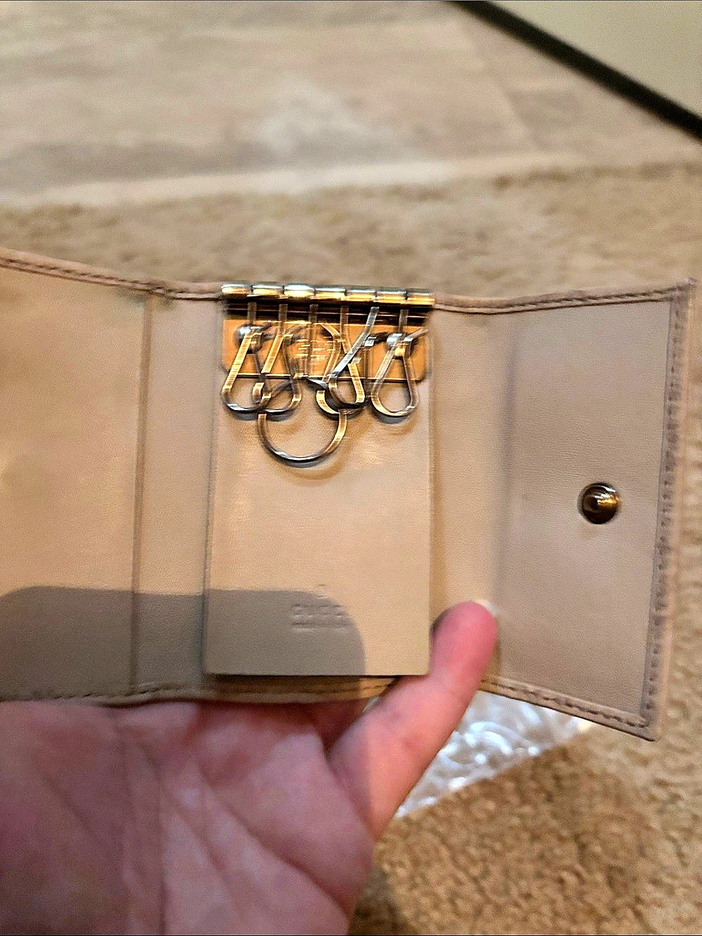 AUTHENTIC Gucci Guccissima Heart 6-Key Holder - Picture 2 of 10